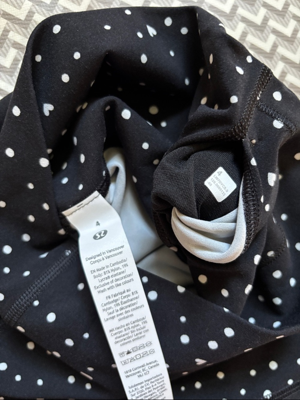 LULULEMON ALIGN NO LINE HR SHORTS 4β in HEART SCATTER DOT BLACK AND WHITE NWT - Picture 13 of 13